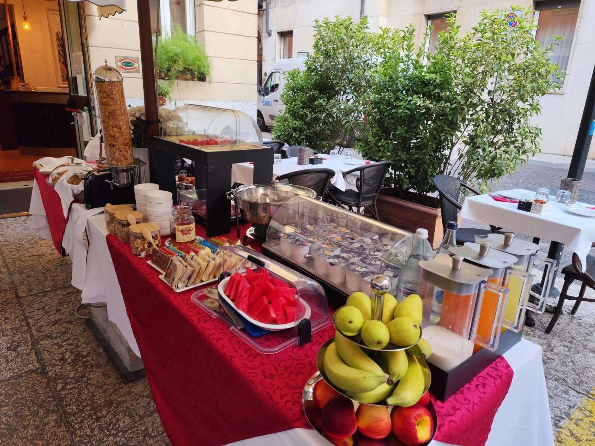 Hotel Torcolo "Residenze Del Cuore" Верона Экстерьер фото